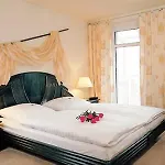 Rothenburger Hof Hotel 4*